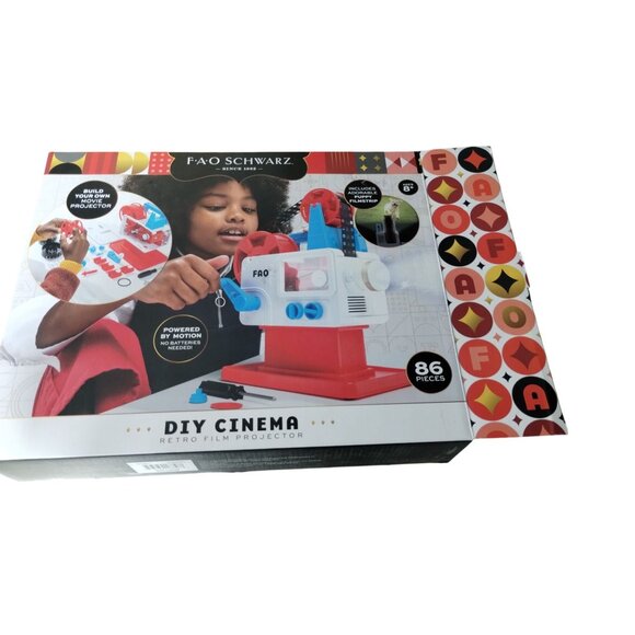 FAO Schwarz DIY Cinema Retro Film Projector Kit 86 Pieces New Never used - Picture 3 of 6